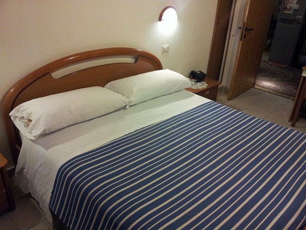 Hotel Acapulco Milánó Szoba fotó
